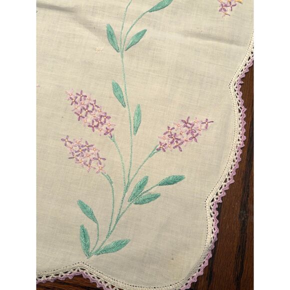 LOT of 4 Heavily Embroidered Table Runners Dresser Scarf 50s Vintage Linens - Picture 5 of 11